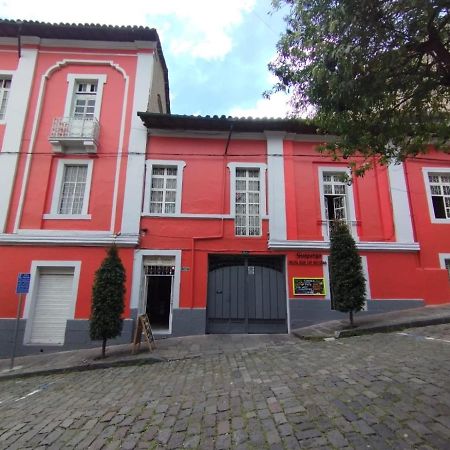 Hostal La Guayunga Rooftop Кито Екстериор снимка