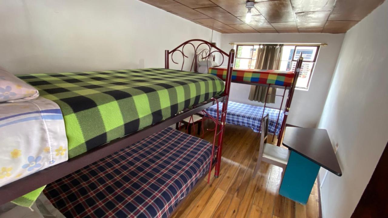 Hostal La Guayunga Rooftop Кито Екстериор снимка