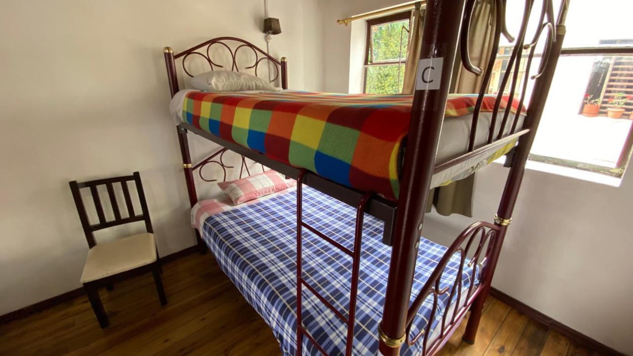 Hostal La Guayunga Rooftop Кито Екстериор снимка