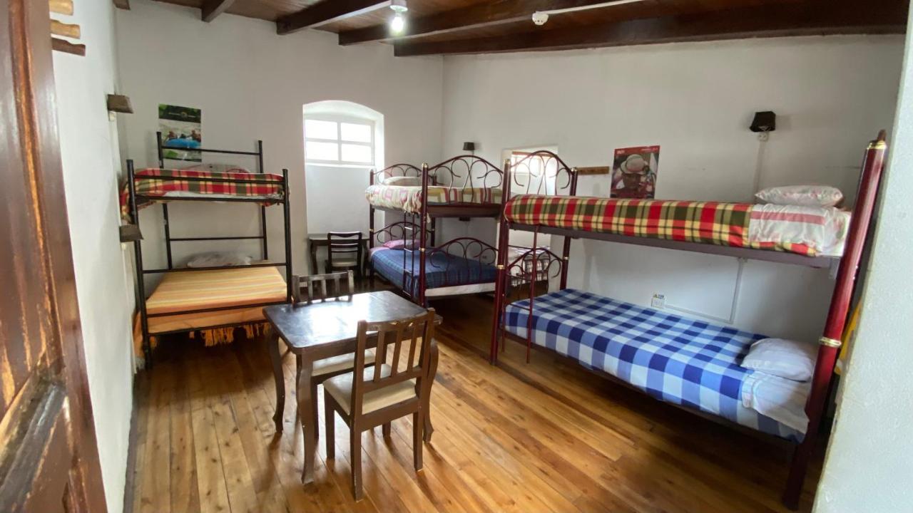 Hostal La Guayunga Rooftop Кито Екстериор снимка