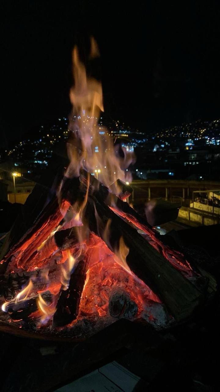 Hostal La Guayunga Rooftop Кито Екстериор снимка