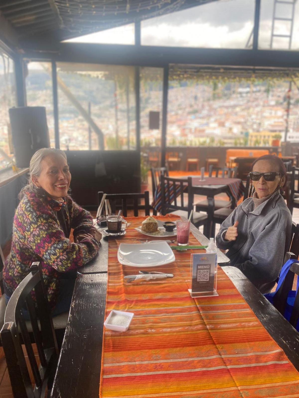 Hostal La Guayunga Rooftop Кито Екстериор снимка